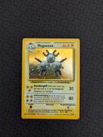 Magneton Holo #9 Pokemon Base Set, Ophalen of Verzenden, Zo goed als nieuw, Losse kaart, Foil