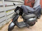 Vespa Sprint 2023 - Dealeronderhouden, 8.160 km, Fietsen en Brommers, Scooters | Vespa, Ophalen, Gebruikt, Benzine