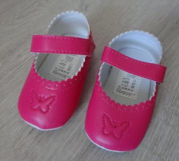 Mooie schoentjes baby - roze - maat voor 6-12 maanden beschikbaar voor biedingen