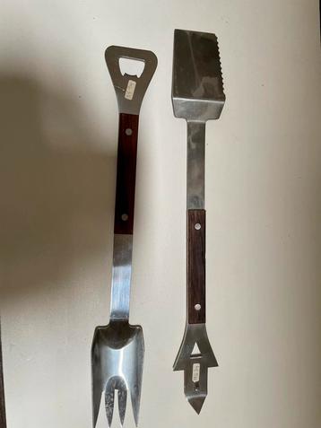Vintage Barbecue Set met Openers beschikbaar voor biedingen