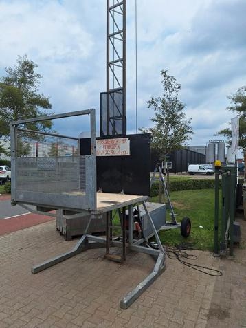 Lift bouwlift 400 kg 380 volt beschikbaar voor biedingen