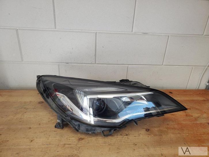 Opel Astra K 2015 - 2022 koplamp rechts 39158006 LED €200, Auto-onderdelen, Verlichting, Opel, Gebruikt, Ophalen of Verzenden
