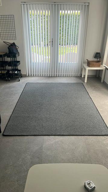 Vloerkleed beschikbaar voor biedingen