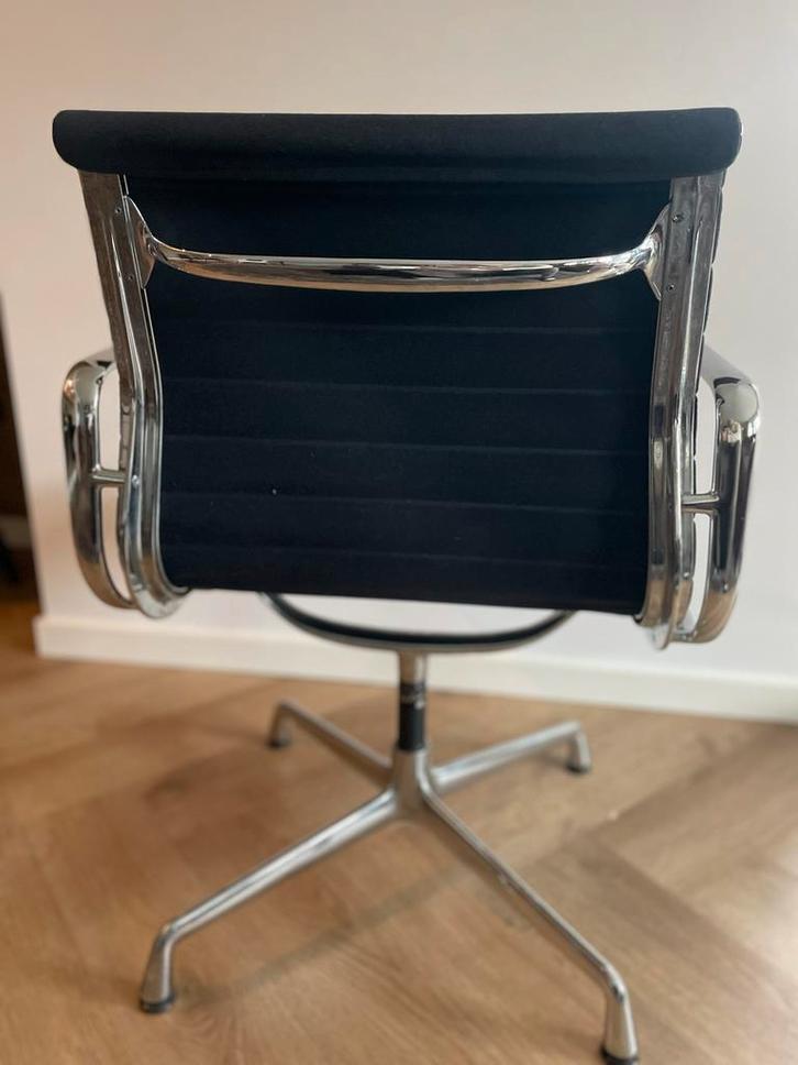 Eames EA107 Vitra  “Hopsak/Velvet” Stoel - Jaren 80 Vintage, Huis en Inrichting, Stoelen, Eén, Stof, Ophalen