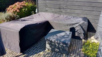 Loungeset met hocker beschikbaar voor biedingen