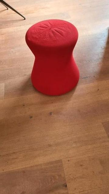 Loffler fungo design kruk van schuim. beschikbaar voor biedingen
