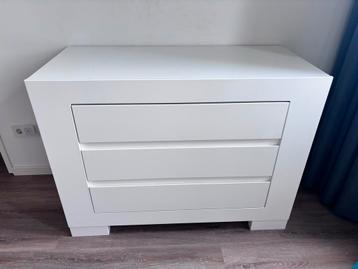 Complete Babykamer Set - Commode & Kast beschikbaar voor biedingen
