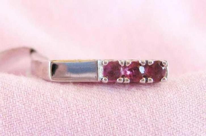 Zilveren voorzetring met 3 robijnrode zirkonia (5208-1888), Sieraden, Tassen en Uiterlijk, Ringen, Nieuw, Dame, 17 tot 18, Zilver