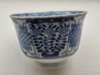 Chinees porselein kopje Kangxi, Antiek en Kunst, Antiek | Keramiek en Aardewerk, Ophalen of Verzenden