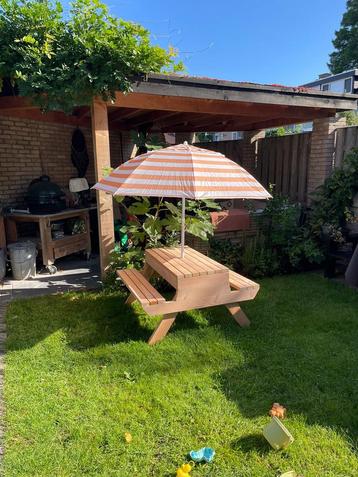 Watertafel picknicktafel speeltafel kinderen beschikbaar voor biedingen