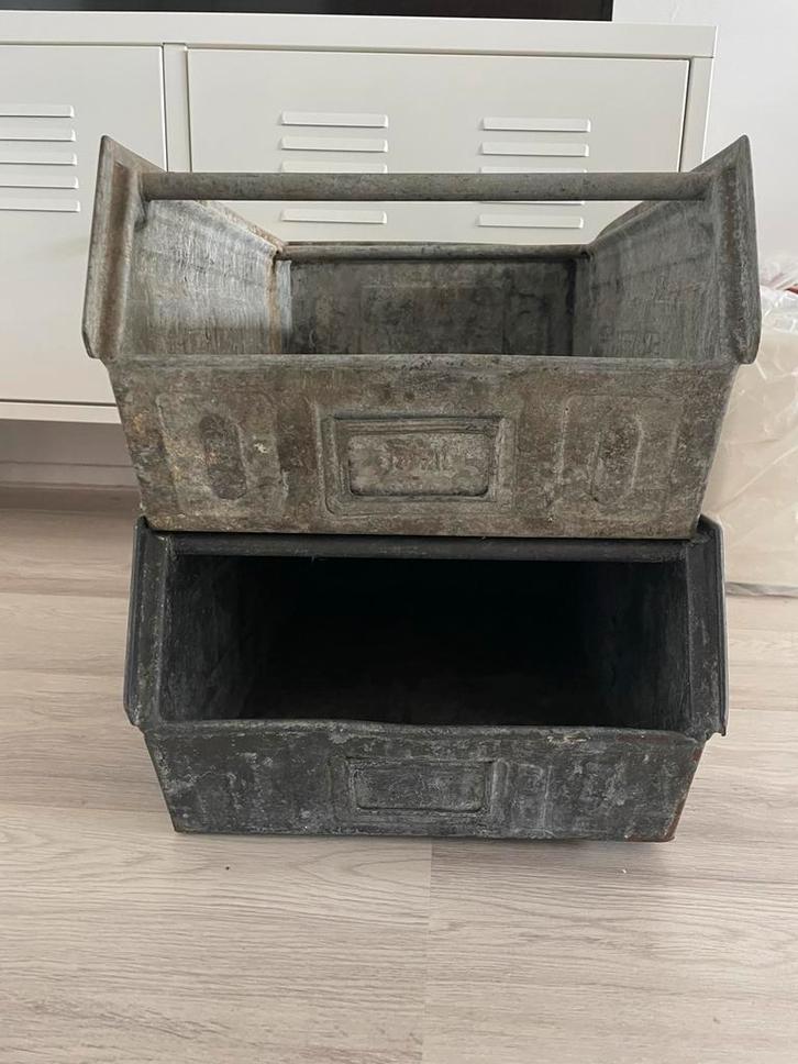 Metalen Opbergbakken - Industrieel Design, Huis en Inrichting, Woonaccessoires | Kisten, Gebruikt, Minder dan 50 cm, Minder dan 50 cm