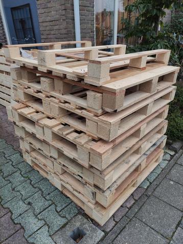 15 pallets 104*104 hout beschikbaar voor biedingen