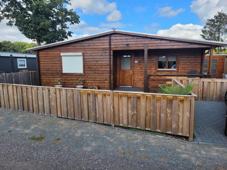 Mooie blokhut op vakantiepark in Schaijk, Huizen en Kamers, Recreatiewoningen te koop, Noord-Brabant, Chalet, Verkoop zonder makelaar