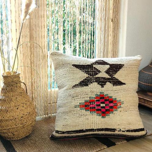 Kelimkussen Vintage 70x70 Boujaad Berber Herki wolwit, Huis en Inrichting, Woonaccessoires | Kussens, Nieuw, Wit, Vierkant, Verzenden