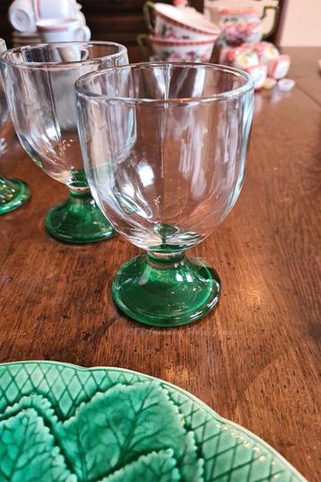 6 water-aperitiefglazen Italië 1930 met groene voet beschikbaar voor biedingen