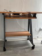 Bureau met Wielen - Compact en Praktisch, Ophalen, Met wielen, Zo goed als nieuw, Bureau