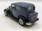 Norev 6 Peugeot 201 grijs/blauw -MATIG- bodem bol -M24, Hobby en Vrije tijd, Modelauto's | 1:43, Gebruikt, Auto, Norev, Ophalen of Verzenden