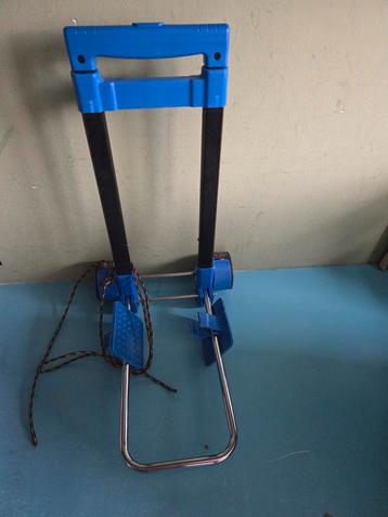 uitschuifbaar steekkarretje  beschikbaar voor biedingen