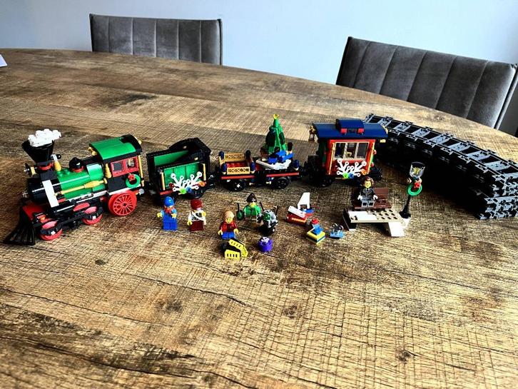 Lego Holiday Winter Train 2016 compleet (10254), Kinderen en Baby's, Speelgoed | Duplo en Lego, Zo goed als nieuw, Lego, Complete set