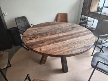 Grote ronde eettafel 1,50 meter beschikbaar voor biedingen