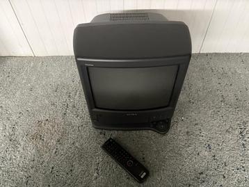 Sony Trinitron 14 inch CRT tv + remote + VHS speler beschikbaar voor biedingen