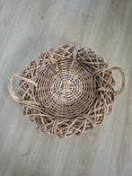 Rotan mand met hengsel, Huis en Inrichting, Woonaccessoires | Schalen en Manden, Ophalen of Verzenden, Rond, Riet
