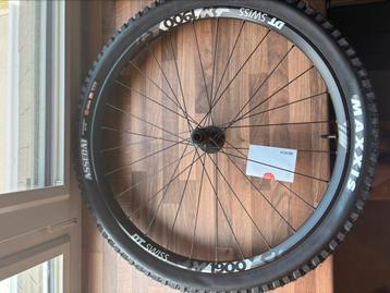 Dt swiss m1900 27.5 voorwiel met maxxis assegai beschikbaar voor biedingen