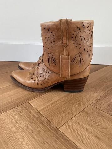 Sendra laarsjes maat 38 beschikbaar voor biedingen