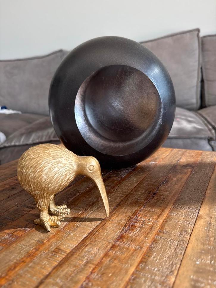 Decoratieve set – gouden kiwi & moderne vaas, Huis en Inrichting, Woonaccessoires | Overige, Zo goed als nieuw, Ophalen