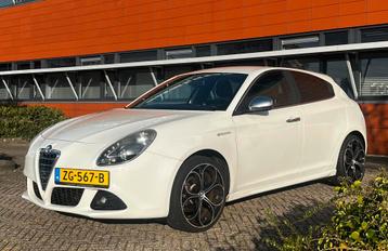 Alfa Romeo Giulietta 1.4 Turbo 2012 Wit beschikbaar voor biedingen