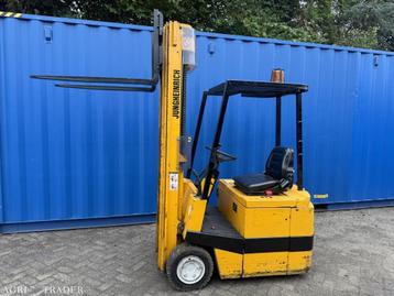 Jungheinrich 1200KG triplo 5.6M Freelift non marking banden beschikbaar voor biedingen