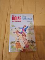 Enid Blyton - Dolle tweeling naar kostschool, Boeken, Ophalen of Verzenden, Zo goed als nieuw, Enid Blyton