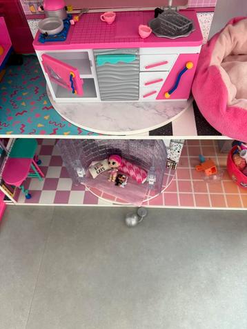 L.O.L Poppenhuis! beschikbaar voor biedingen