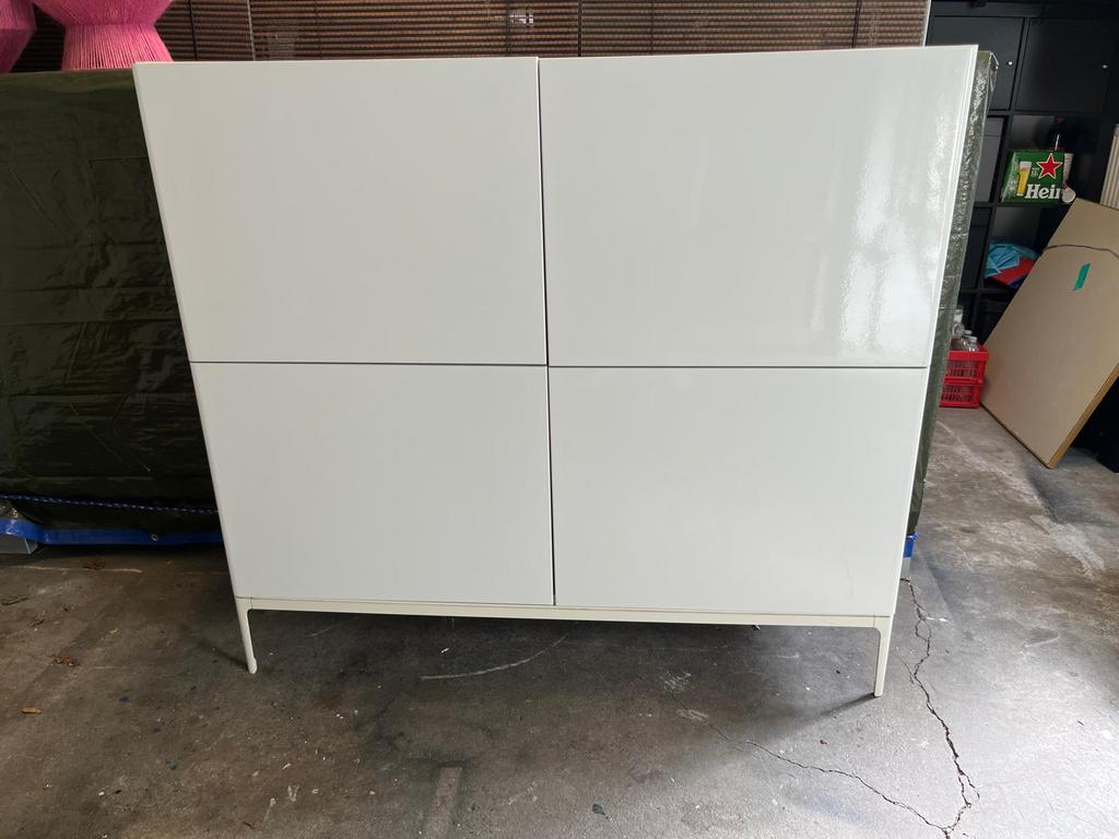Witte kast | breed 1.40m, hoog 1.28 m, Antiek en Kunst, Antiek | Meubels | Kasten, Ophalen
