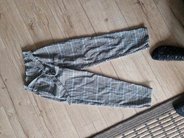 Pantalon meisjes 140 beschikbaar voor biedingen