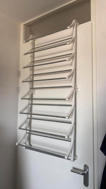 Schoenenrek voor aan deur beschikbaar voor biedingen