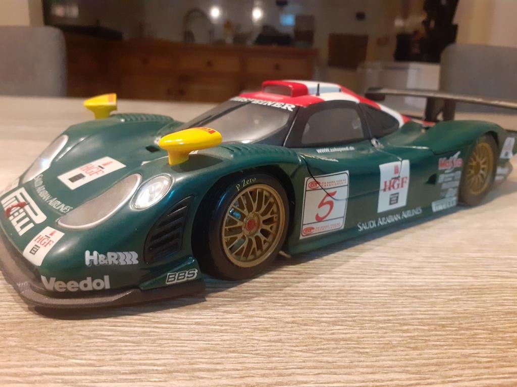 Zeer mooie model 1.18 porche model is in nieuw staat, Hobby en Vrije tijd, Modelauto's | 1:24, Ophalen, Zo goed als nieuw, Overige merken