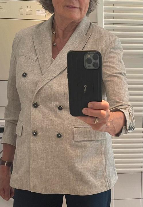 Lichtgrijze elastisch linnen italiaanse blazer maat 42, Kleding | Dames, Jasjes, Kostuums en Pakken, Nieuw, Jasje, Maat 42/44 (L)