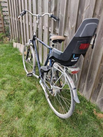 Gebruikte herenfiets framemaat 61 – met kinderzitje beschikbaar voor biedingen