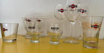 verzameling van 10 MARTINI glazen en 2 reklame plaatjes beschikbaar voor biedingen