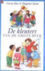 'De kleuters van de Grote Beer' van Carry Slee, Ophalen of Verzenden, Zo goed als nieuw, Fictie algemeen