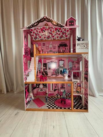 Groot Poppenhuis met Meubels (zonder poppen) beschikbaar voor biedingen