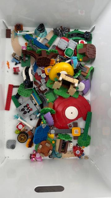 Lego mario  2x halve bakken beschikbaar voor biedingen