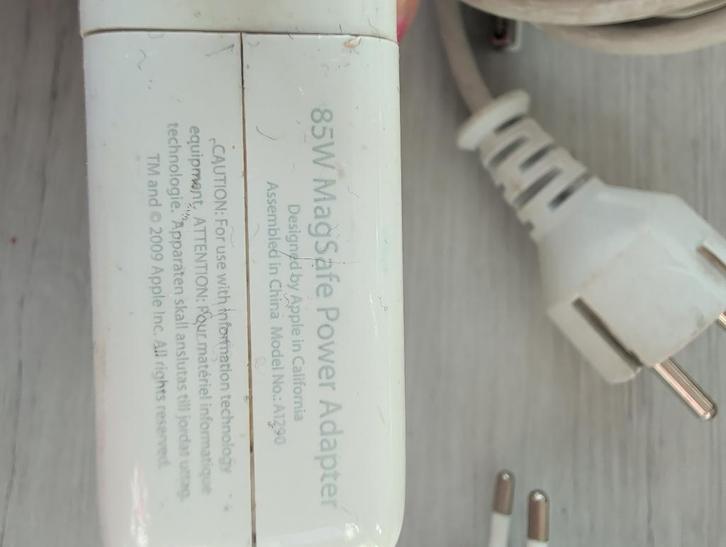 Apple MacBook Pro MagSafe Power-Adapter 85W aangeboden, Computers en Software, Laptop-opladers, Gebruikt, Ophalen of Verzenden