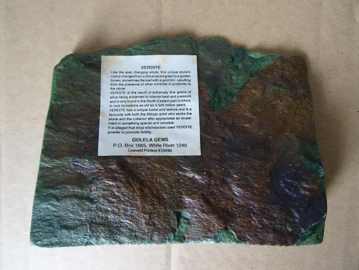 Halfedelsteen Verdite Golela geëtst, gesigneerd, Zuid-Afrika, Verzamelen, Mineralen en Fossielen, Ophalen of Verzenden
