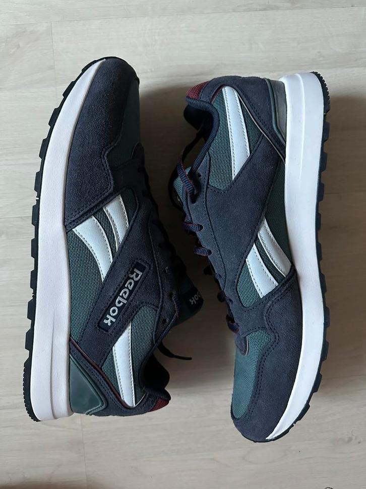 Gloednieuwe Reebok GL1000 - maat 45, Kleding | Heren, Schoenen, Nieuw, Sneakers of Gympen, Blauw, Ophalen