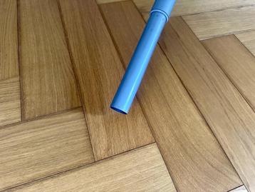 Ikea Bekant Bureau (klein defect) - Gratis ophalen - afbeelding 3
