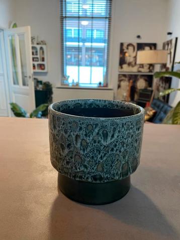 Bloempot - Diameter 14 cm beschikbaar voor biedingen