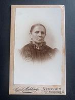 cdv carte de visite dame Nijmegen Carl Mehling foto, Verzamelen, Verzenden, Voor 1940, Zo goed als nieuw, Foto