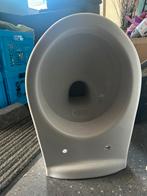 Gratis ophalen: hangend toilet met lek!, Doe-het-zelf en Verbouw, Sanitair, Ophalen, Nieuw, Toilet